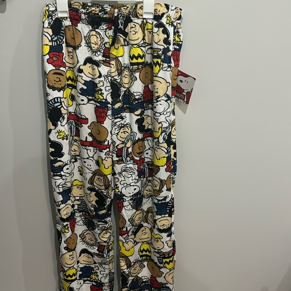 Peanuts official merchandise snoopy Charlie Brown pajamas medium